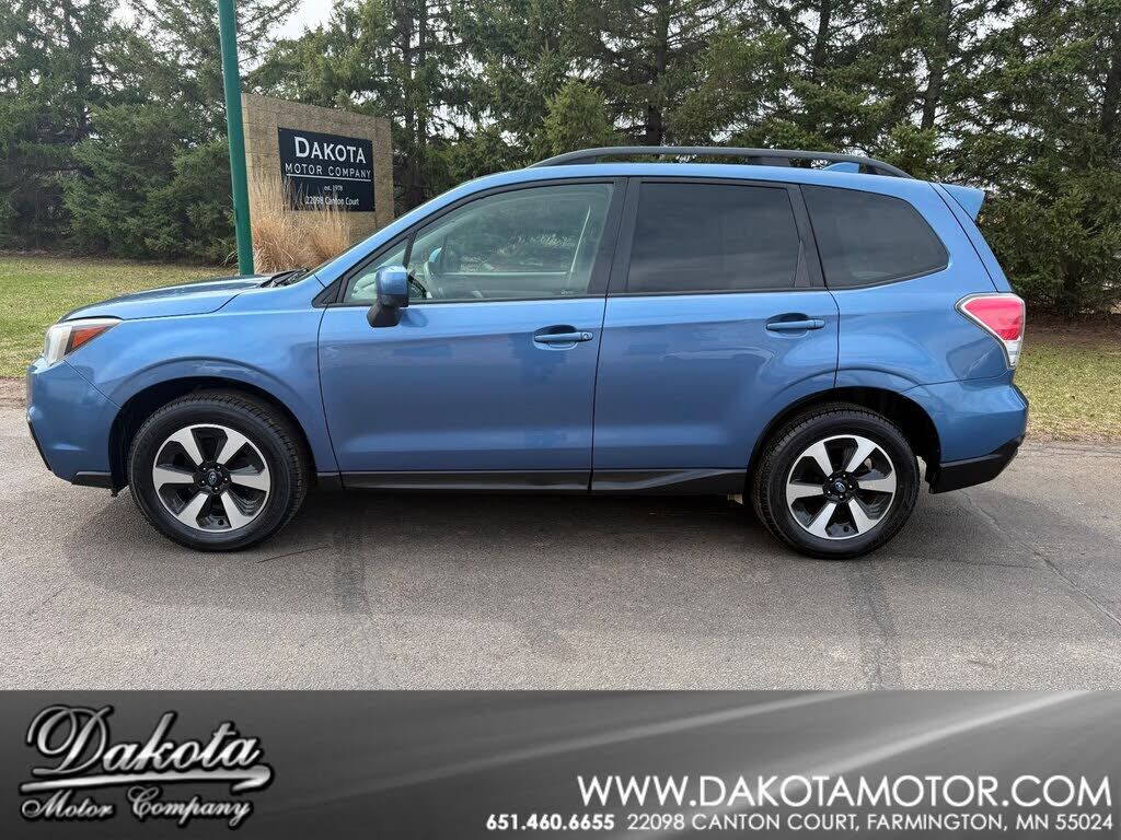 2017 SUBARU Forester