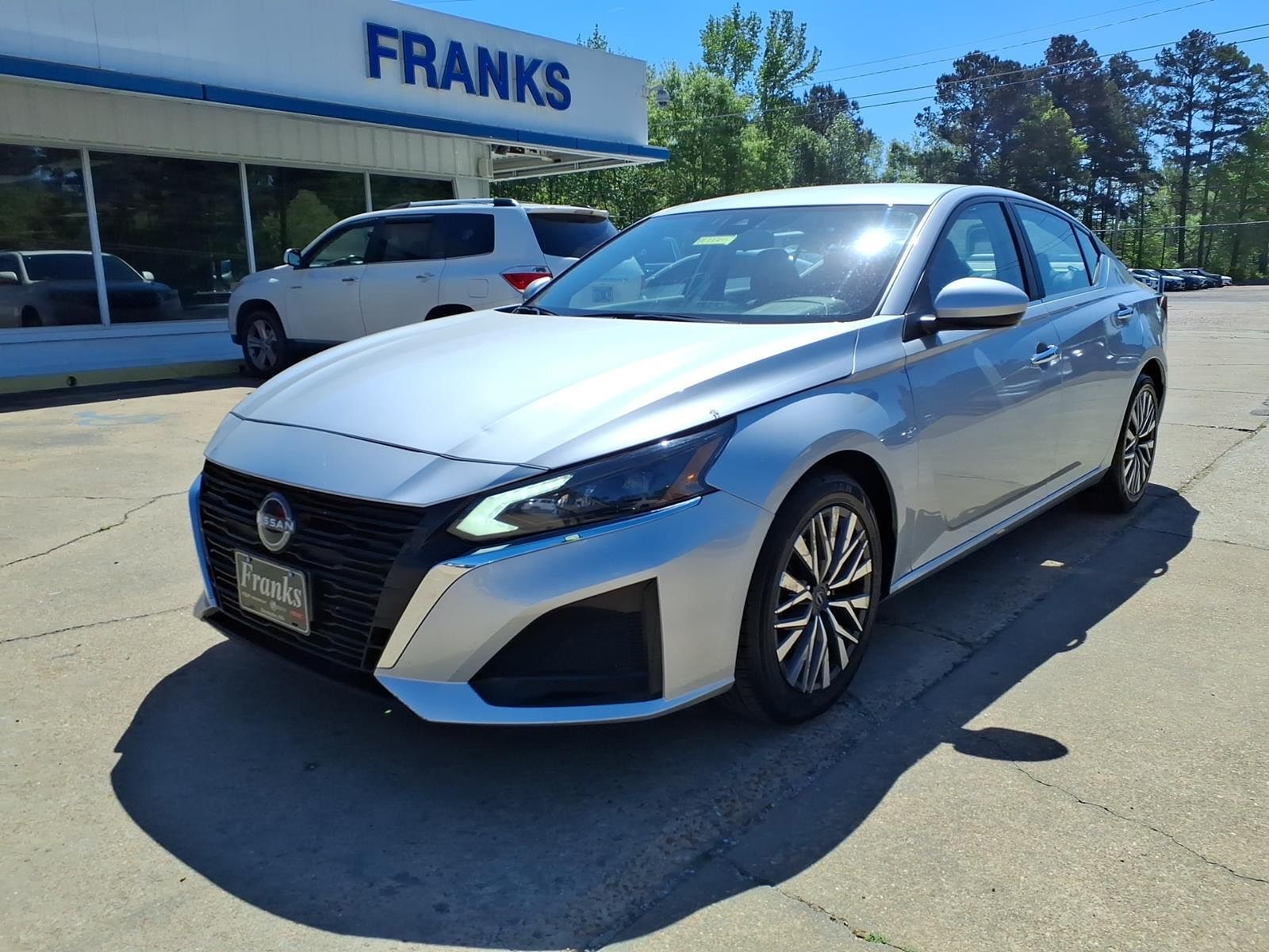 2023 NISSAN Altima