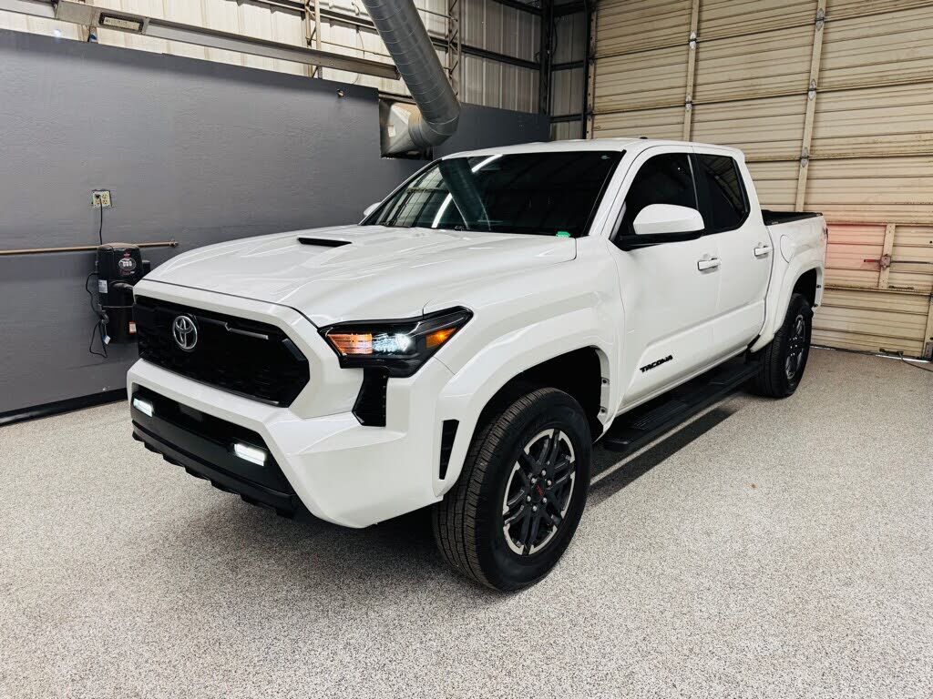 2025 TOYOTA Tacoma