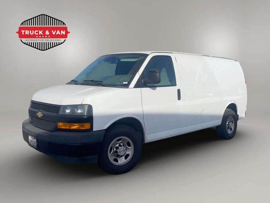 2020 CHEVROLET Express