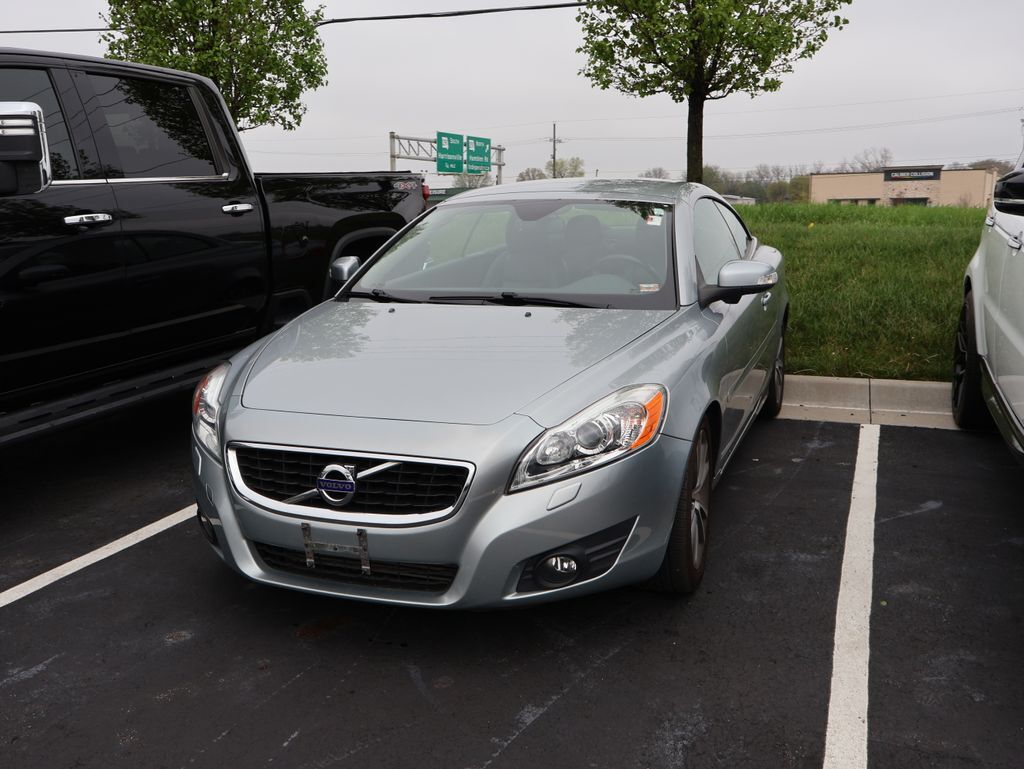 2011 VOLVO C70