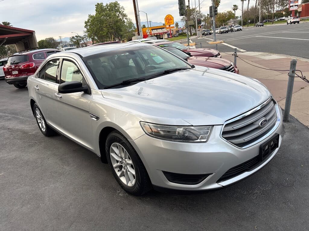 2013 FORD Taurus