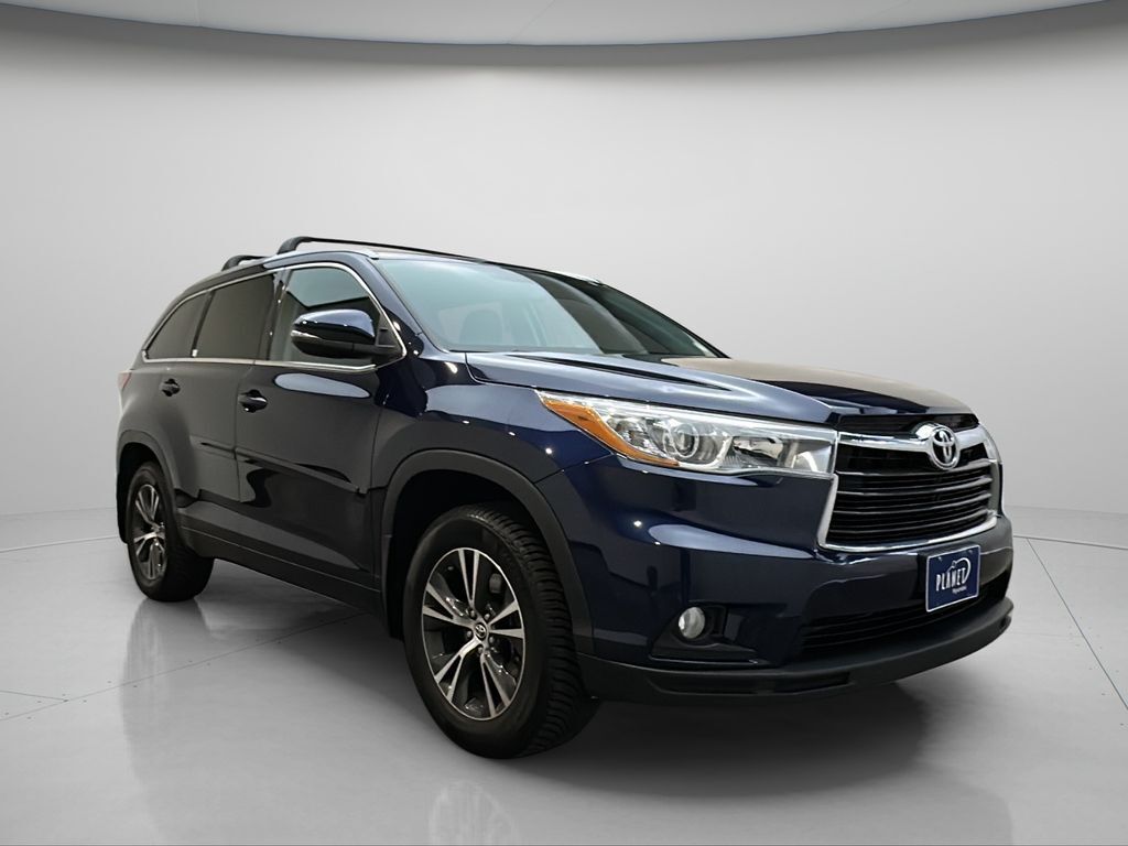 2016 TOYOTA Highlander