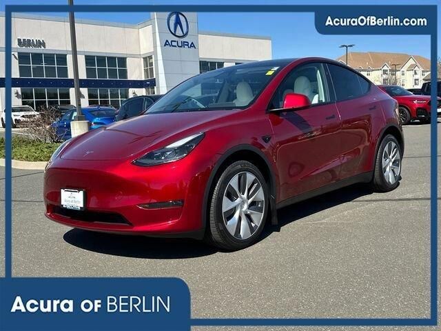 2024 TESLA Model Y