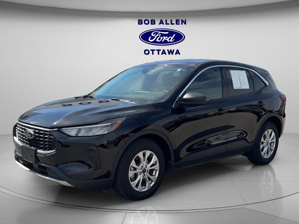 2024 FORD Escape