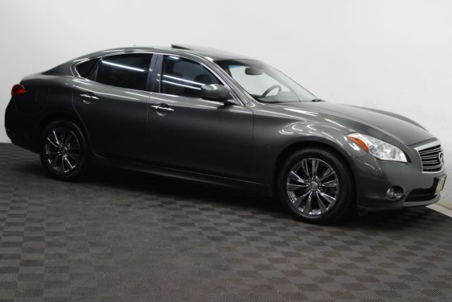 2012 INFINITI M56