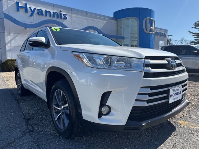 2017 TOYOTA Highlander