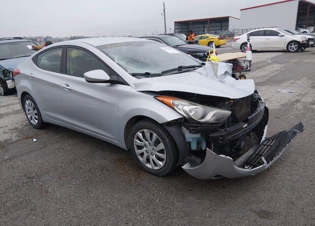 2012 HYUNDAI Elantra