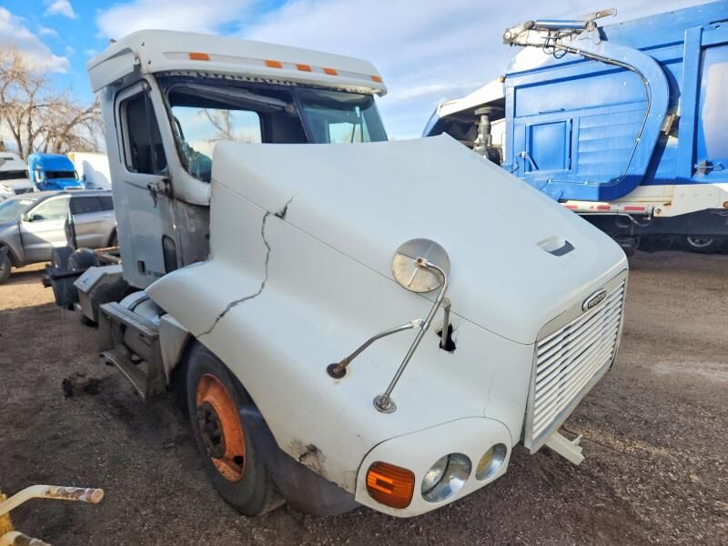 2000 FREIGHTLINER CC Conventional
