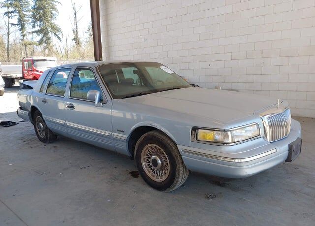 1997 LINCOLN Town Car