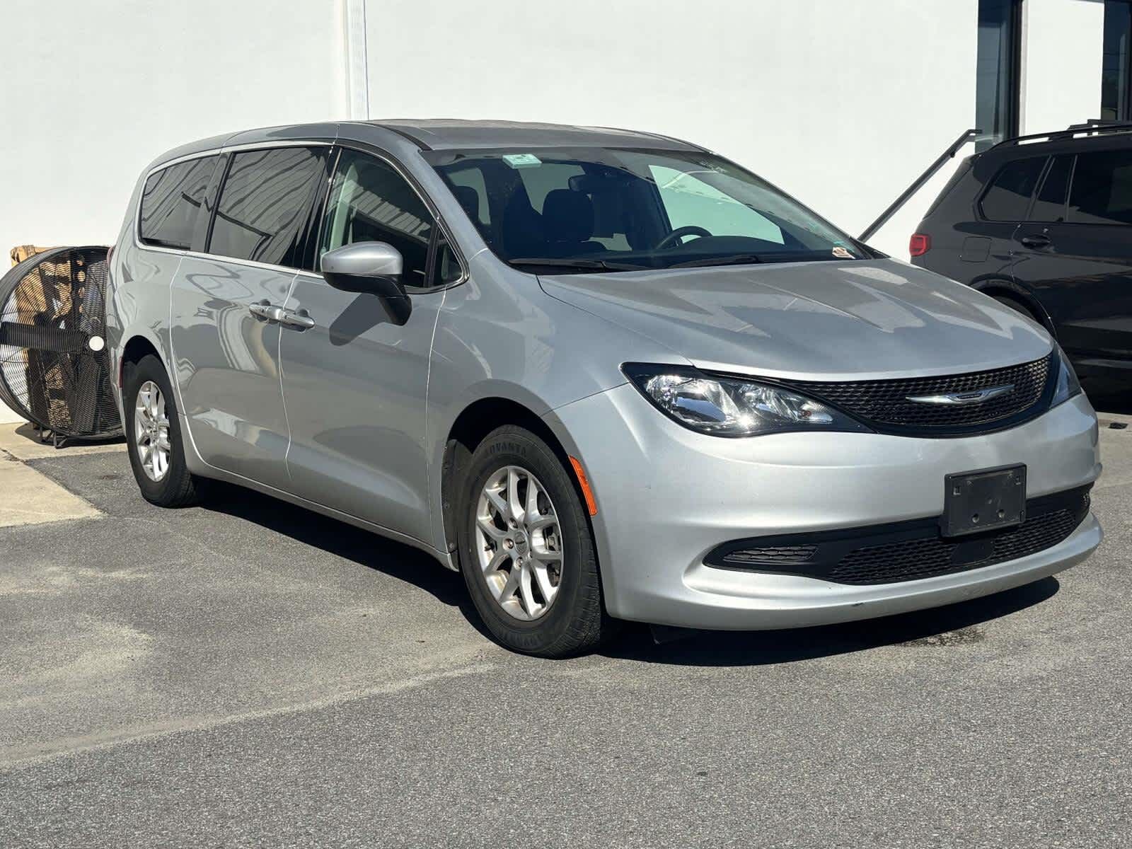 2023 CHRYSLER Voyager