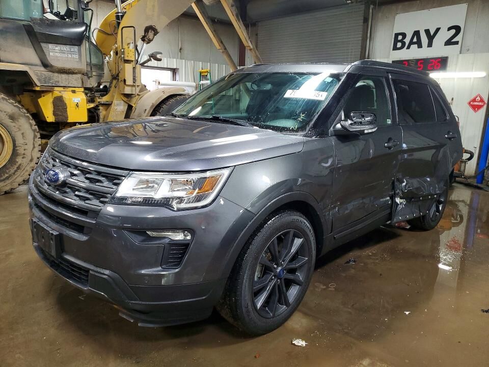 2018 FORD Explorer