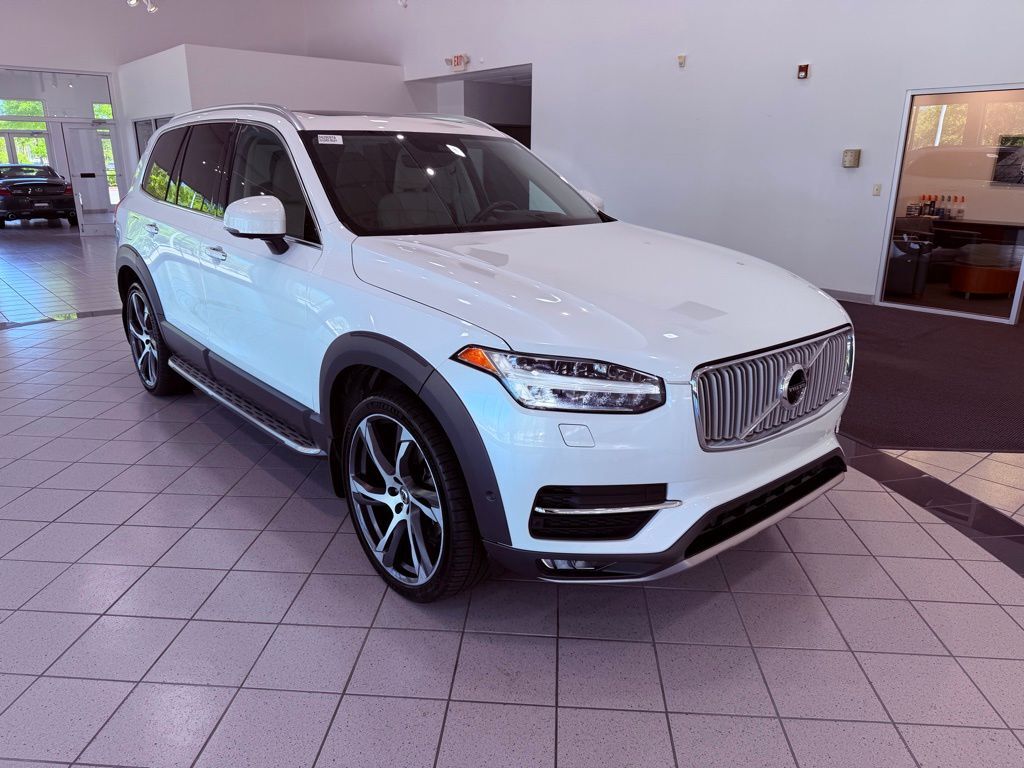 2017 VOLVO XC90