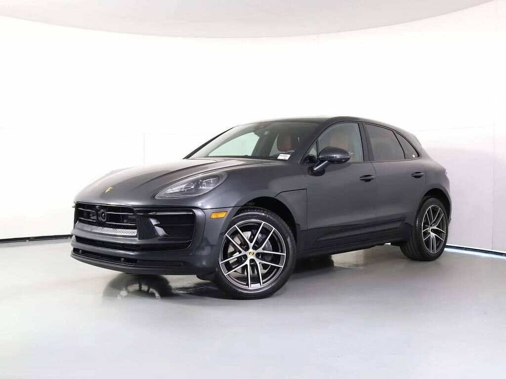 2025 PORSCHE Macan