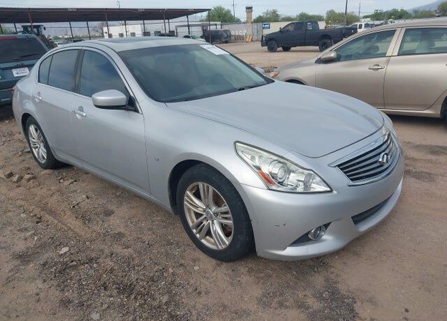 2015 INFINITI Q40