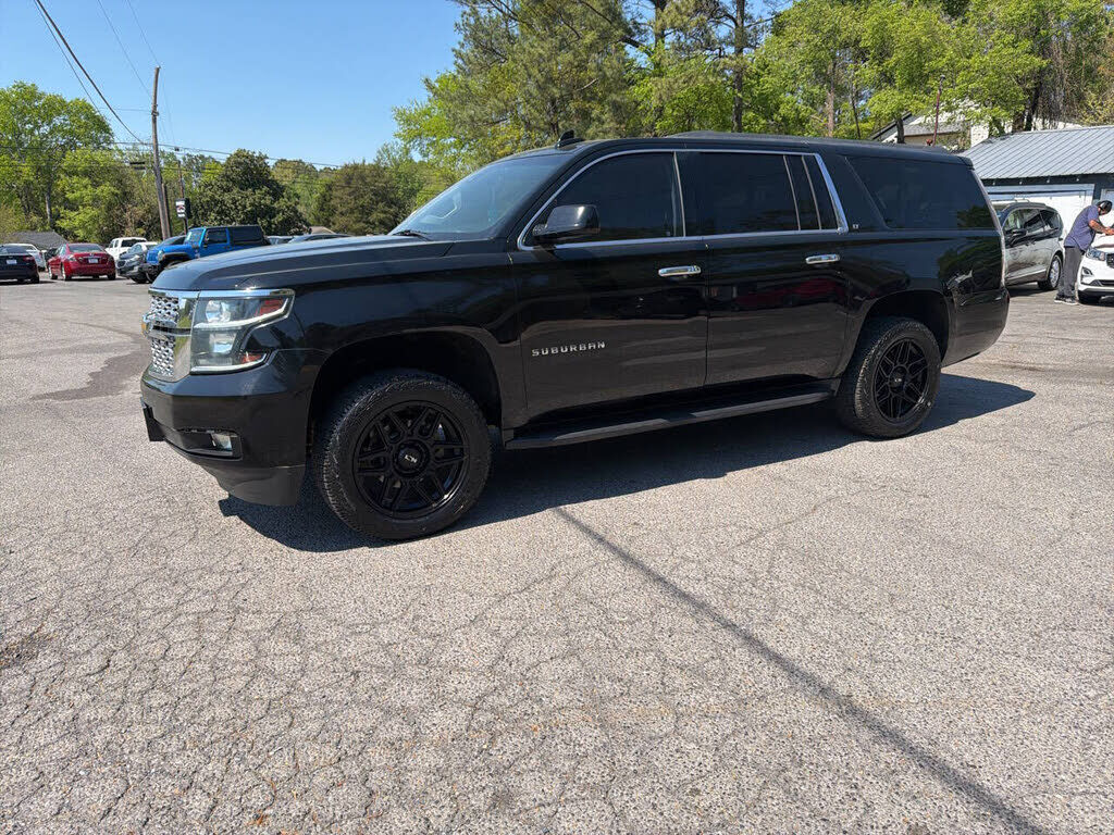 2017 CHEVROLET Suburban