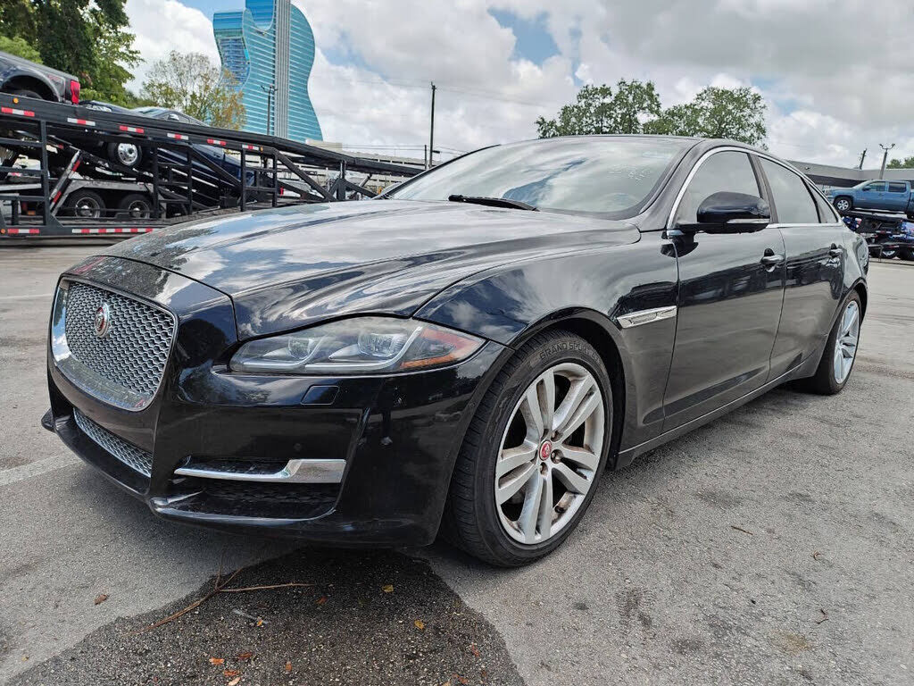 2016 JAGUAR XJ