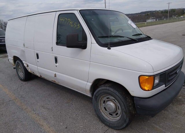 2005 FORD E-150