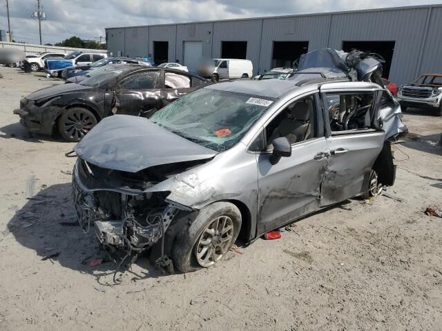 2021 CHRYSLER Voyager