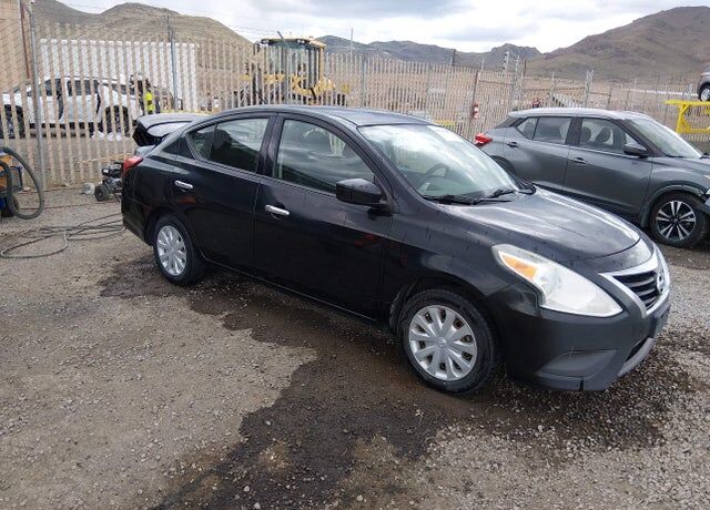 2016 NISSAN Versa