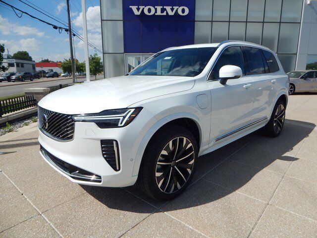2025 VOLVO XC90