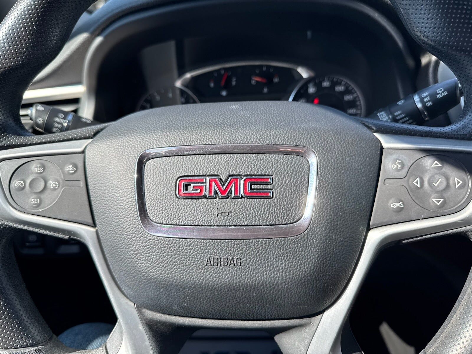 2023 GMC Acadia