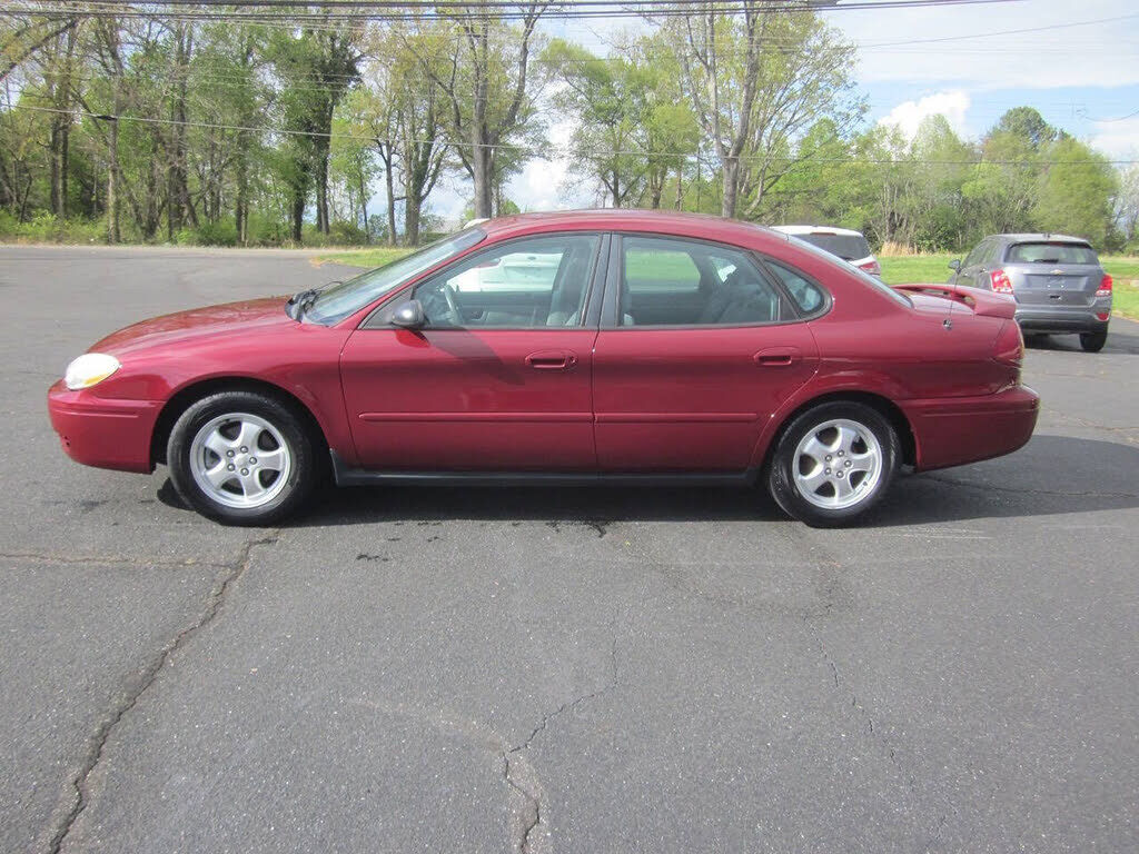 2005 FORD Taurus
