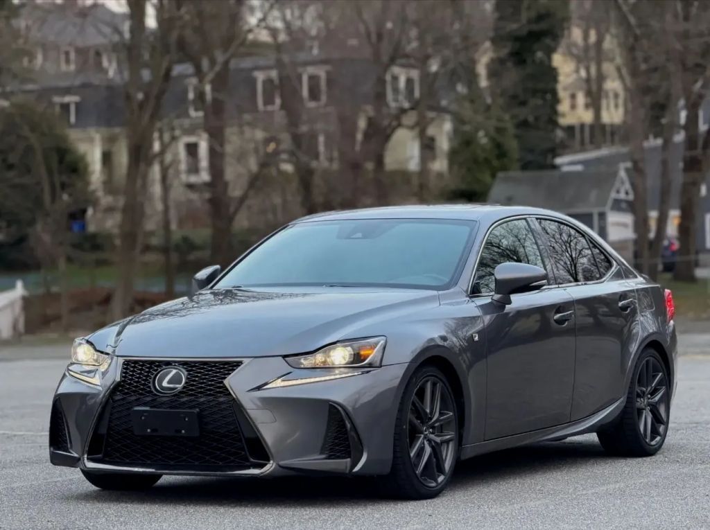 2017 LEXUS IS