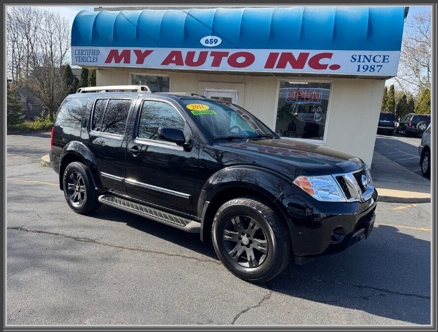 2011 NISSAN Pathfinder