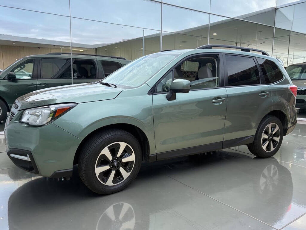 2017 SUBARU Forester