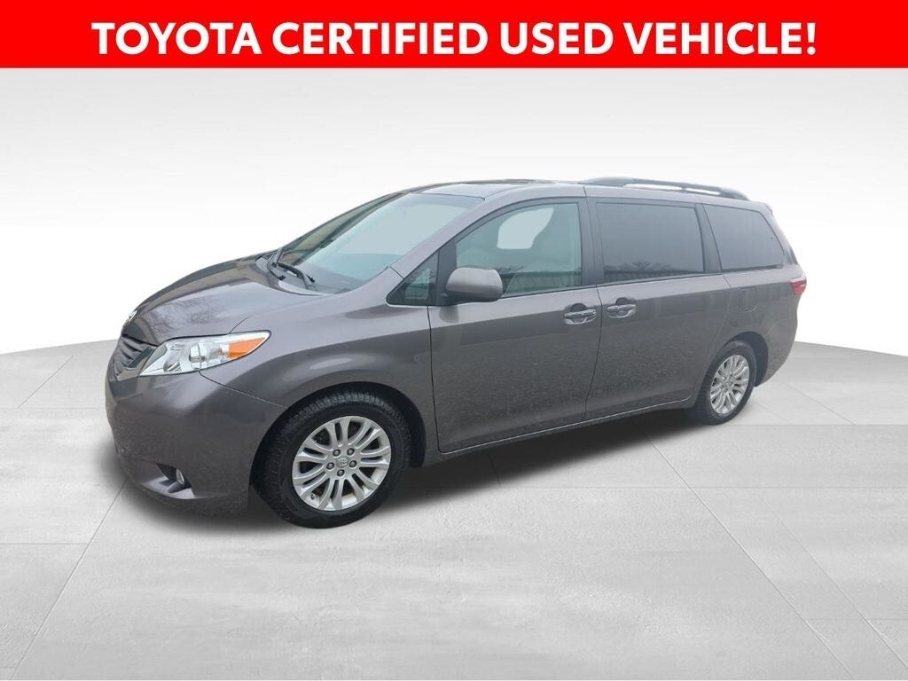 2017 TOYOTA Sienna