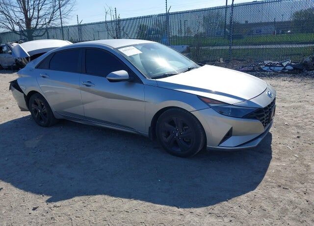 2022 HYUNDAI Elantra