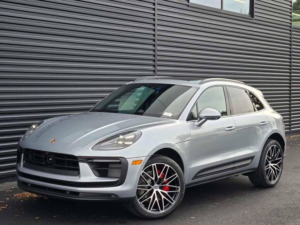 2026 PORSCHE Macan
