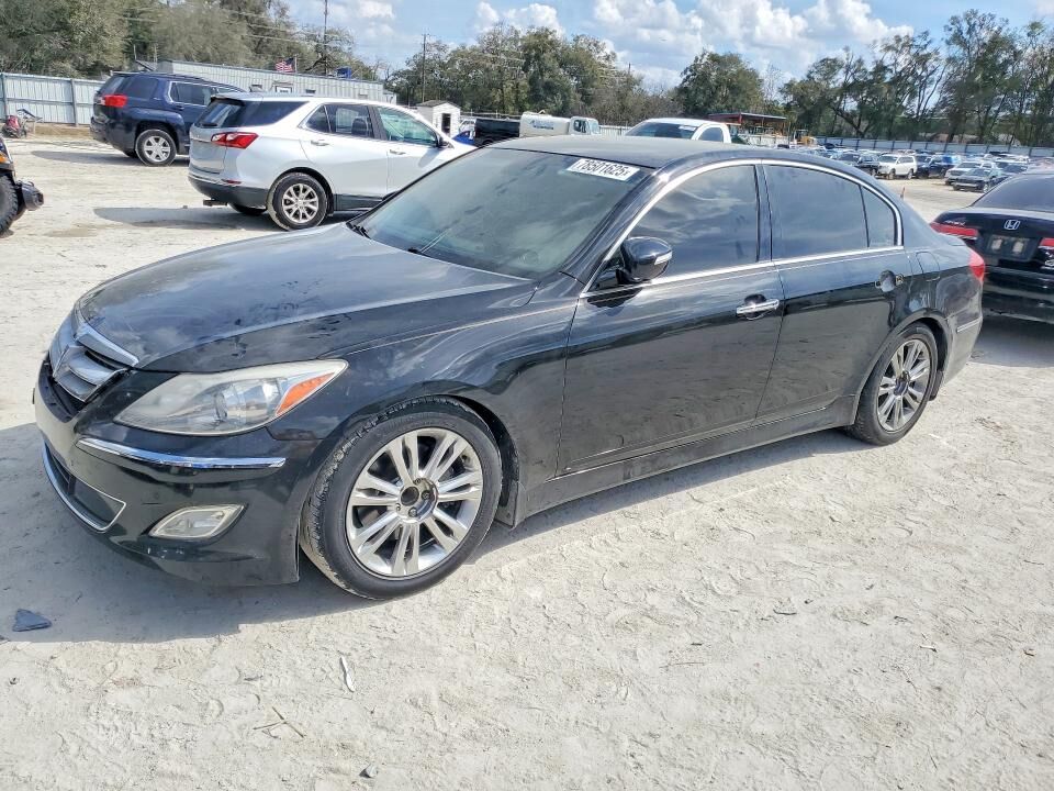 2013 HYUNDAI Genesis