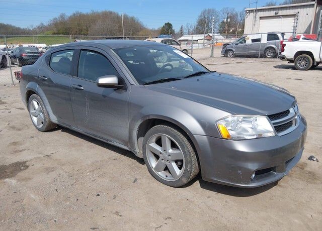 2013 DODGE Avenger