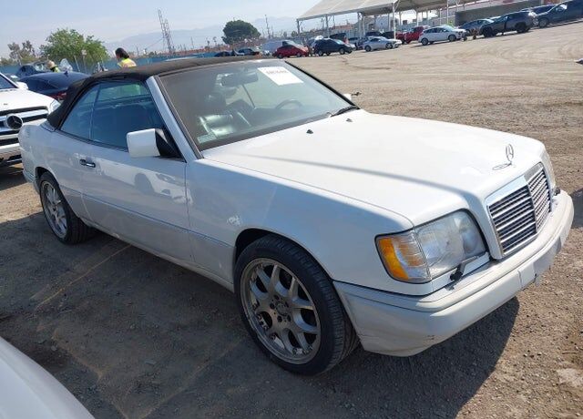 1995 MERCEDES-BENZ E-Class