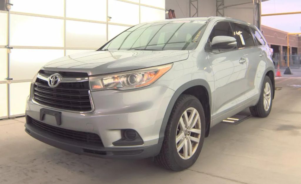 2016 TOYOTA Highlander