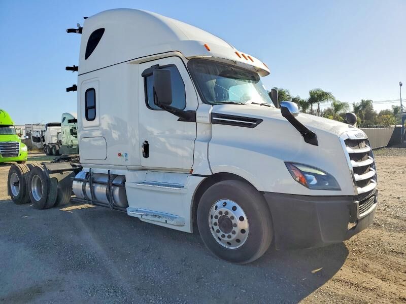 2020 FREIGHTLINER New Cascadia 126" Sleepercab