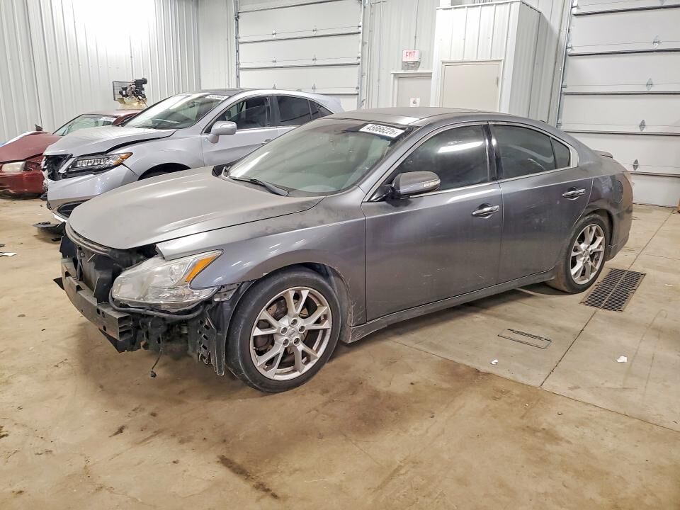 2014 NISSAN Maxima