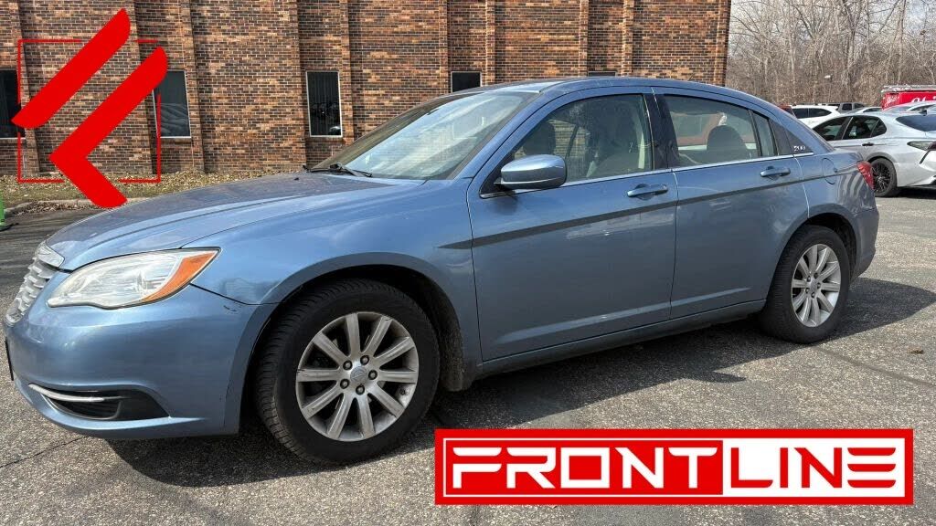 2011 CHRYSLER 200