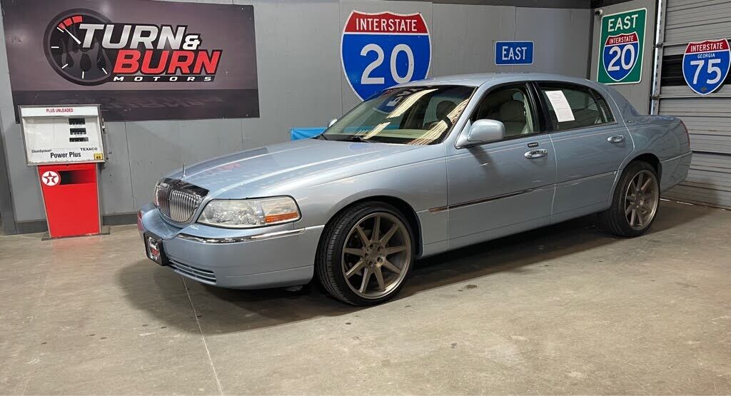 2007 LINCOLN Town Car
