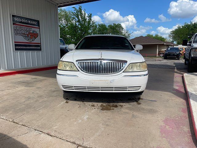 2003 LINCOLN Town Car