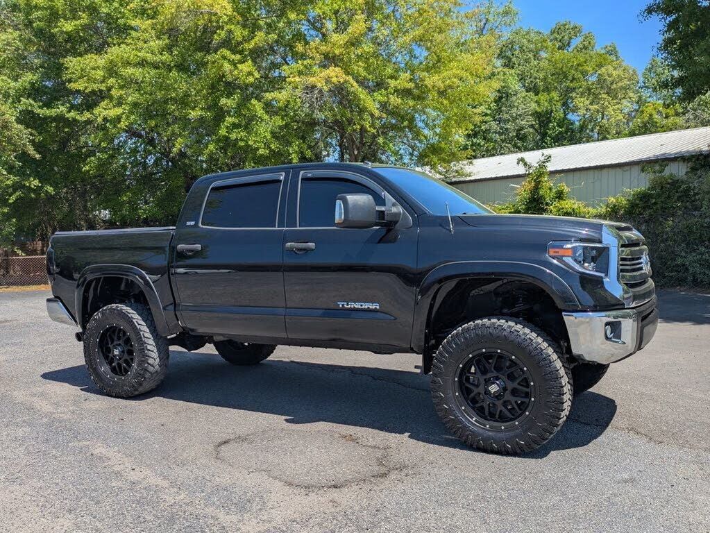 2017 TOYOTA Tundra