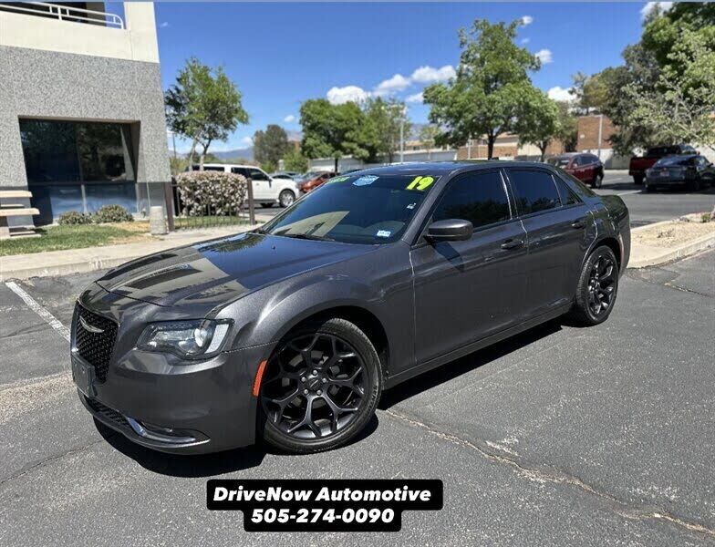 2019 CHRYSLER 300