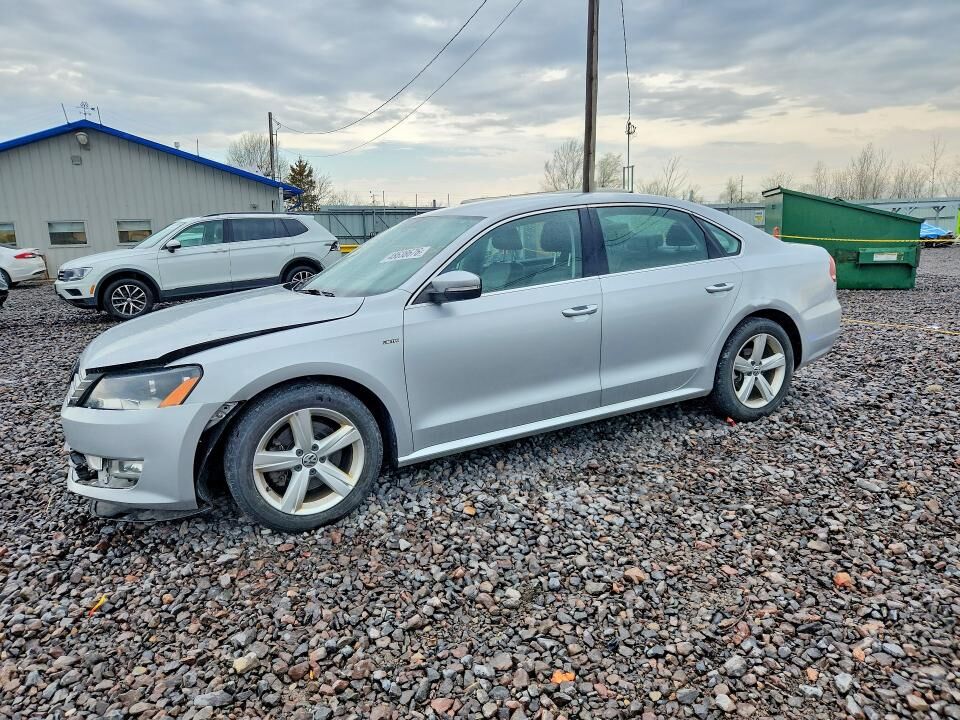 2015 VOLKSWAGEN Passat