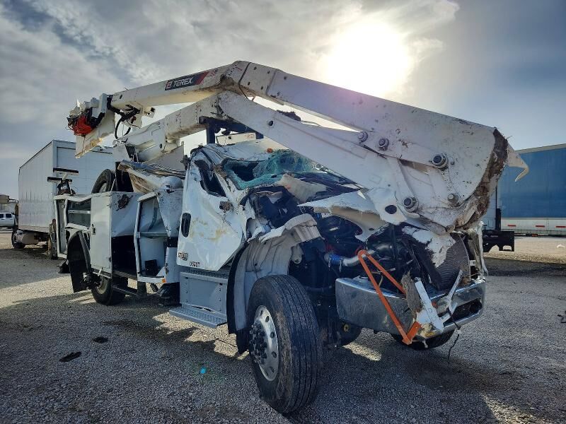 2025 FREIGHTLINER M2