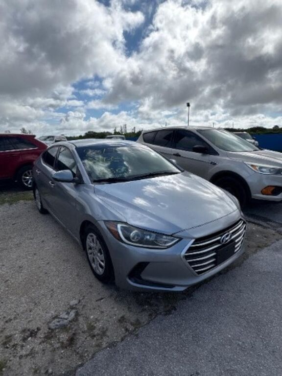 2017 HYUNDAI Elantra