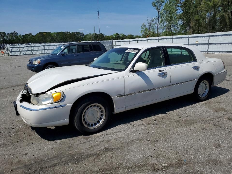 2000 LINCOLN Town Car
