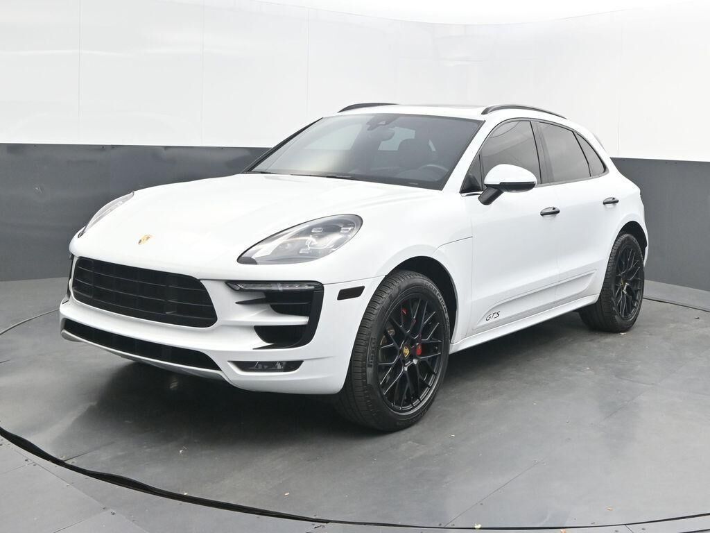 2018 PORSCHE Macan