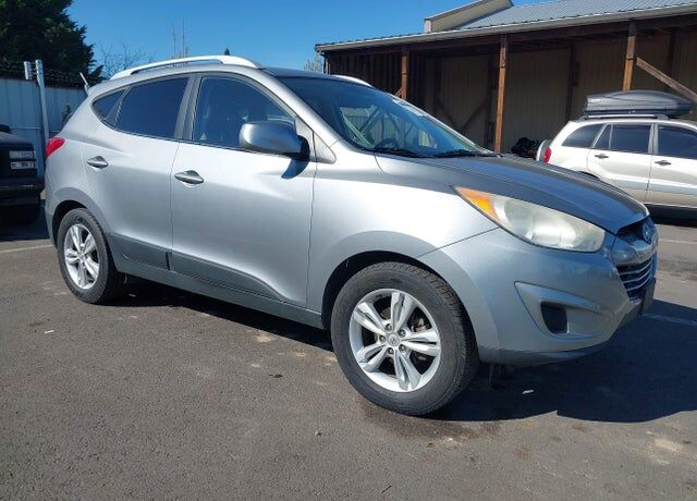 2010 HYUNDAI Tucson